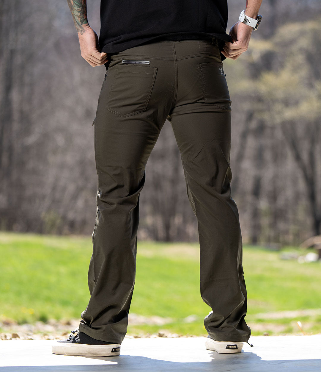 Vented Hybrid Pants // Dark Green