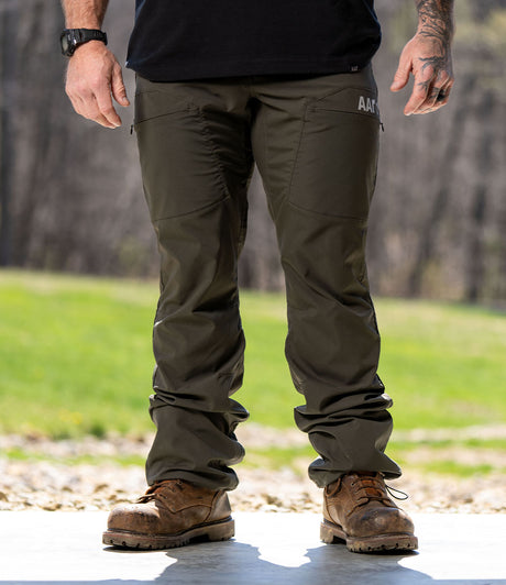 Vented Hybrid Pants // Dark Green