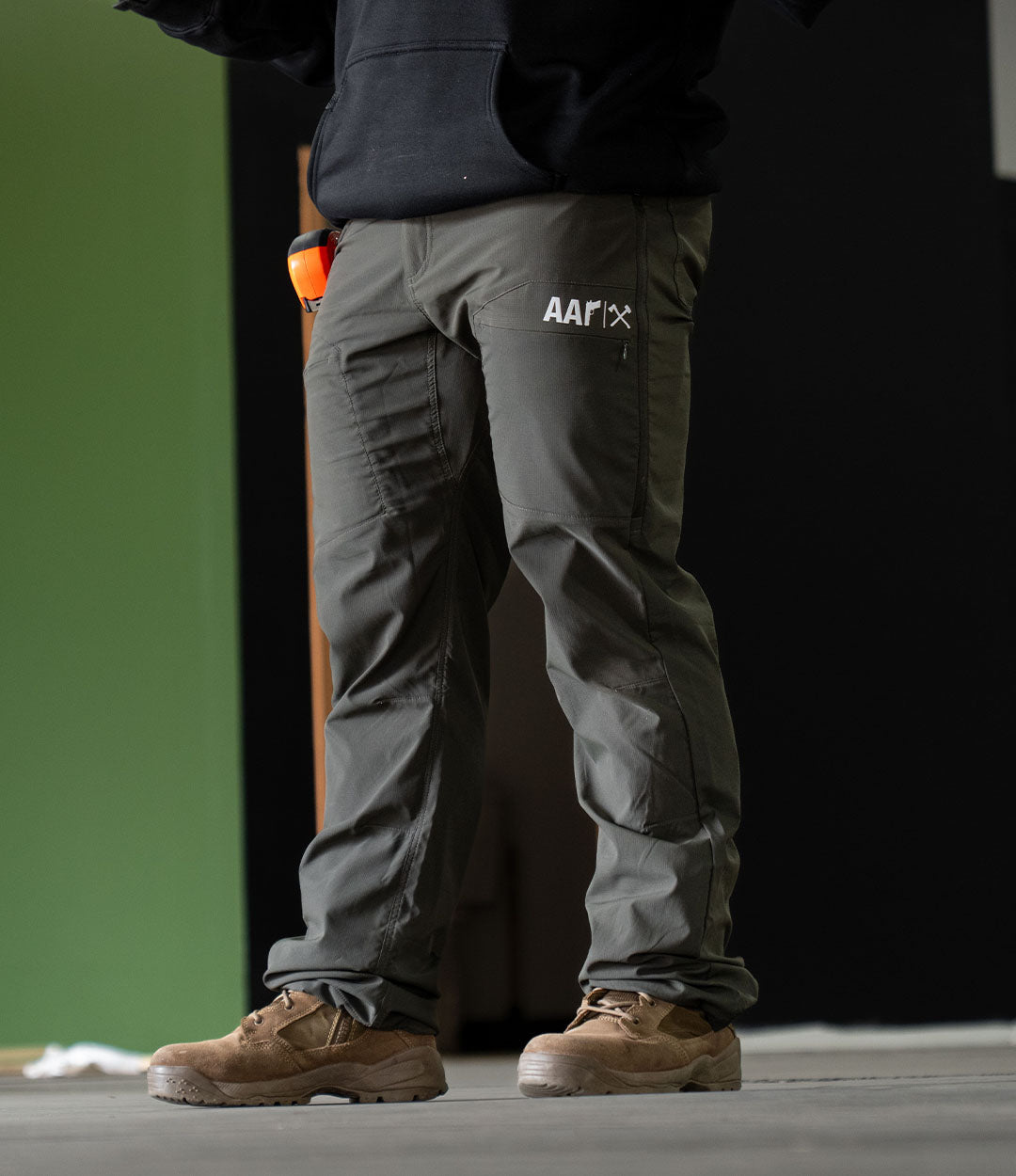 Vented Hybrid Pants // Dark Green