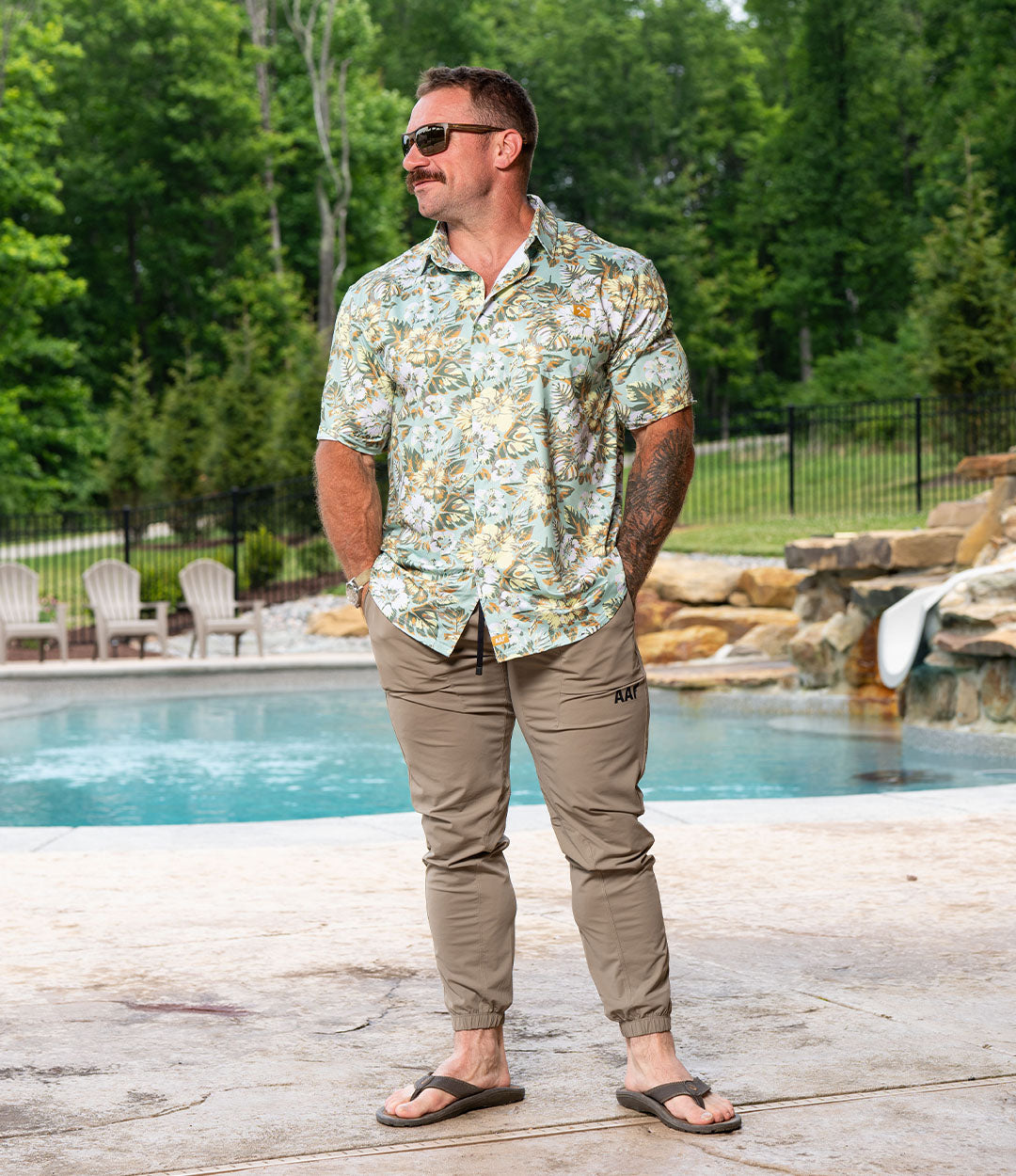 Performance Button Down // Vintage Palm